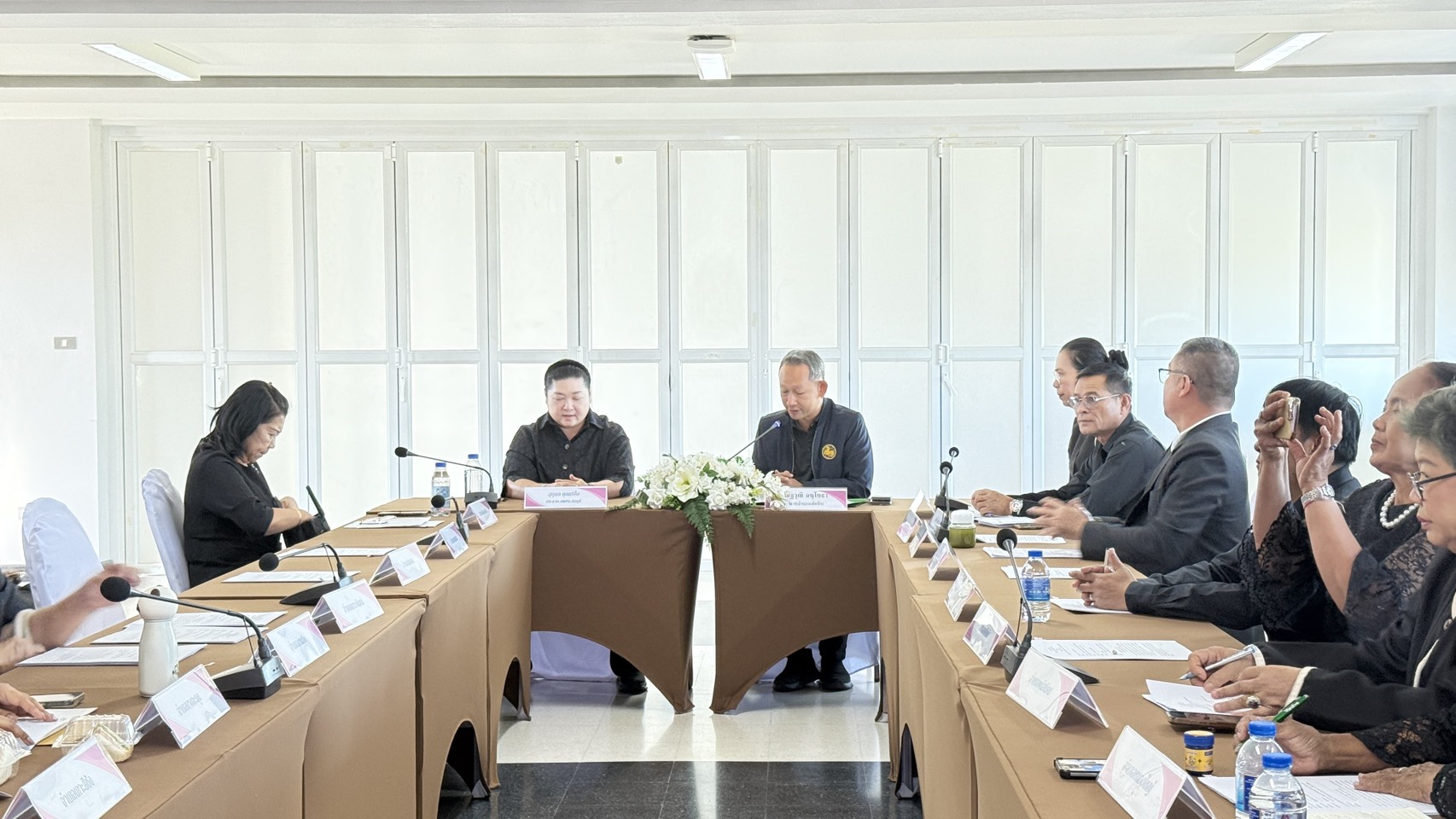 🩷 พช.ชลบุรี ร่วมประชุมคณะกรรมการพัฒนาสตรีจังหวัดชลบุรี (กพสจ.) ครั้งที่ 4/2568 