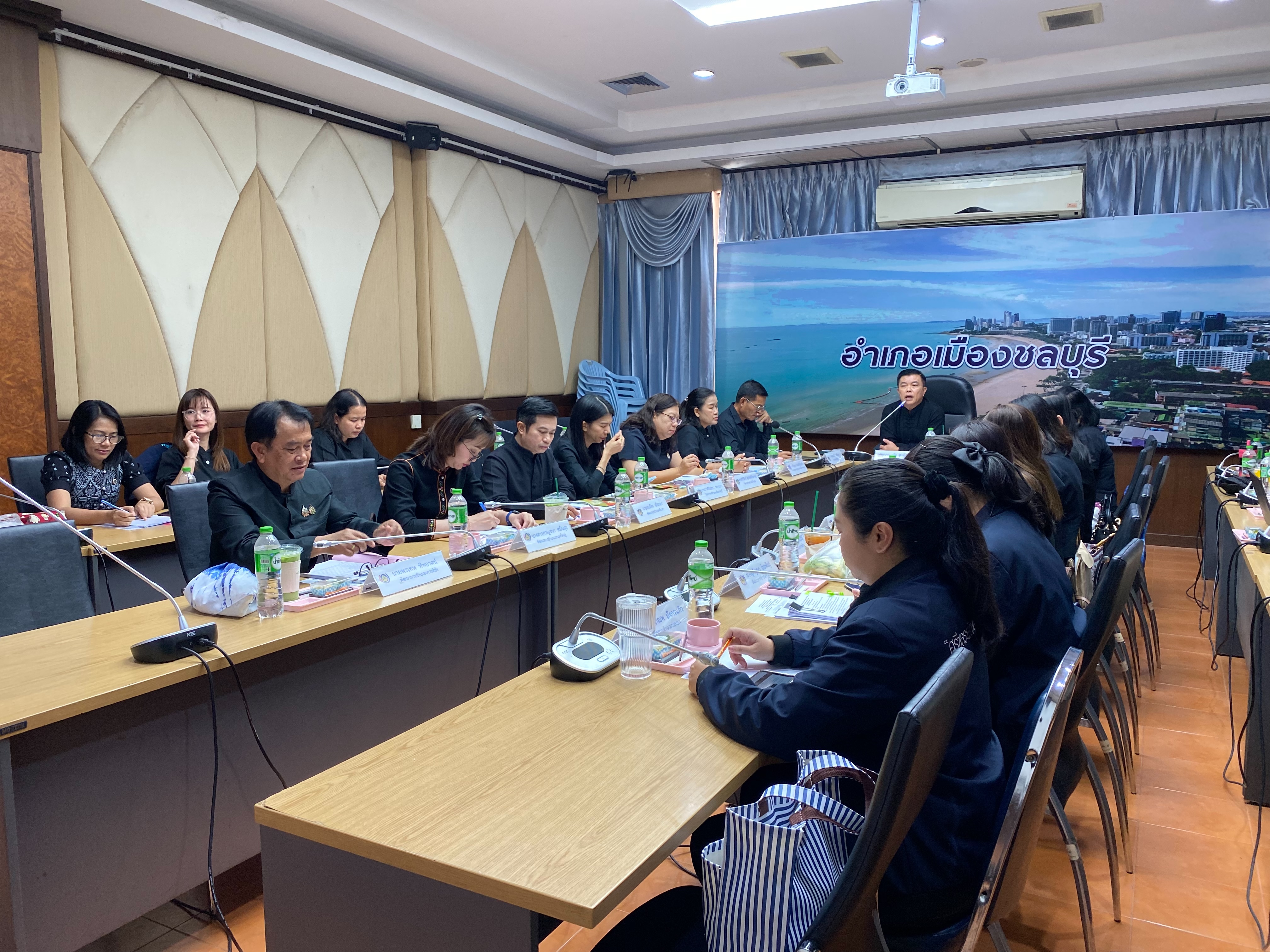 📣 พช.ชลบุรี จัดประชุมผู้อำนวยการกลุ่มงาน และพัฒนาการอำเภอ จังหวัดชลบุรี ครั้งที่ 12/2568 📣