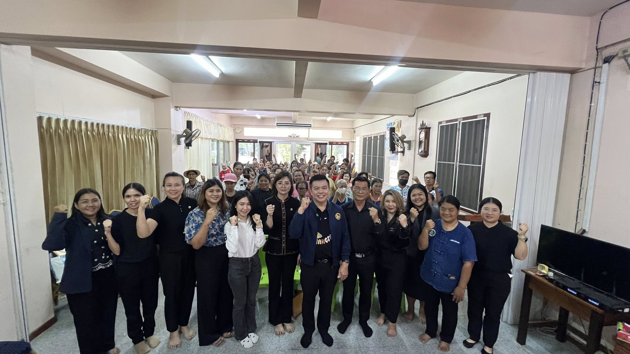 🌿🐘 พช.ชลบุรี ดำเนินโครงการพัฒนาศักยภาพและต่อยอดกลุ่มอาชีพหมู่บ้านคนรักษ์ช้าง เสริมสร้างอาชีพและการอยู่ร่วมกันอย่างสมดุลระหว่างคนกับช้าง 🐘🌿