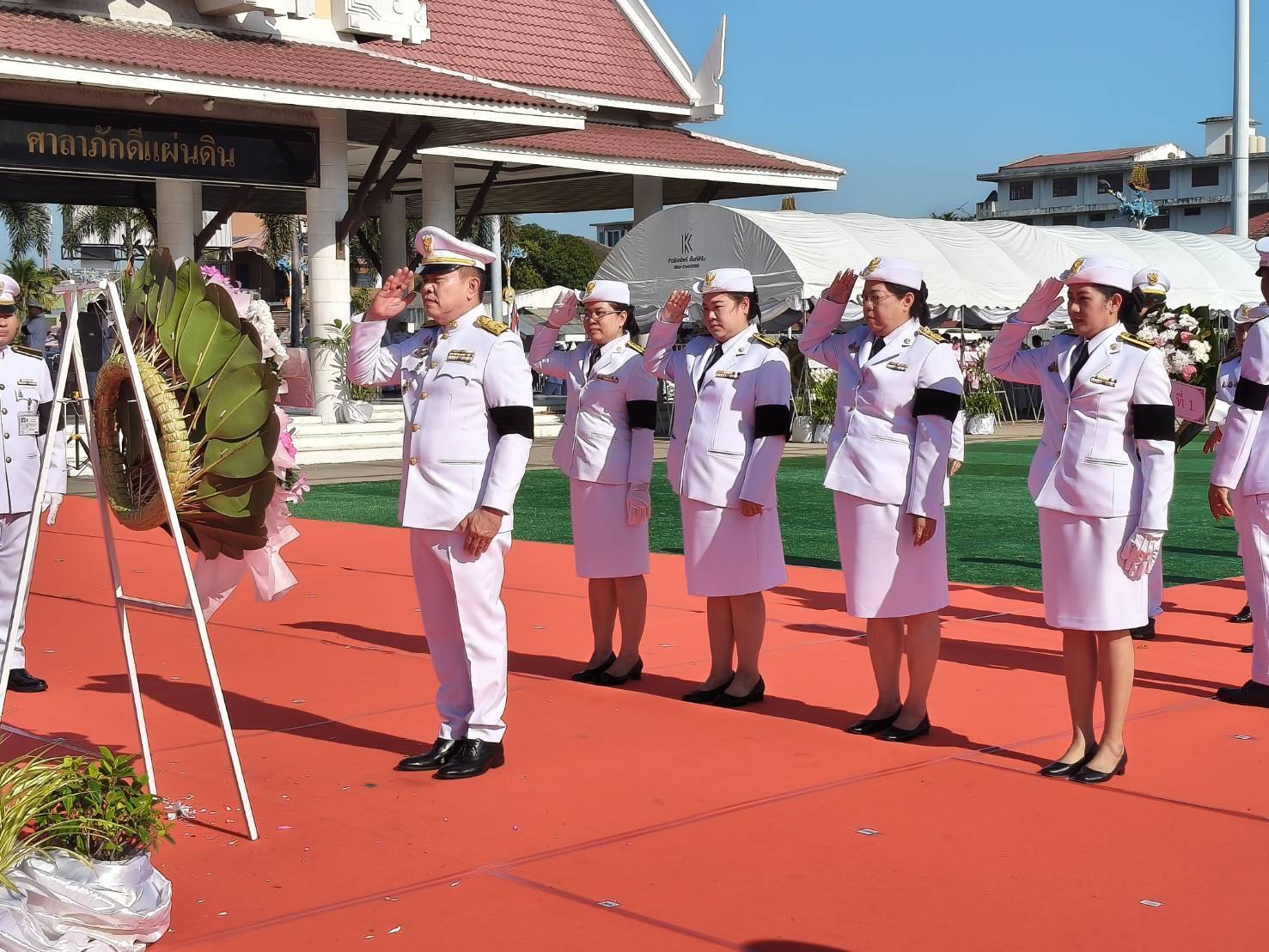 พช.ชลบุรี น้อมรำลึกในพระมหากรุณาธิคุณ ร่วมพิธีวางพวงมาลาถวายราชสักการะเนื่องใน "วันปิยมหาราช" ประจำปี 2569