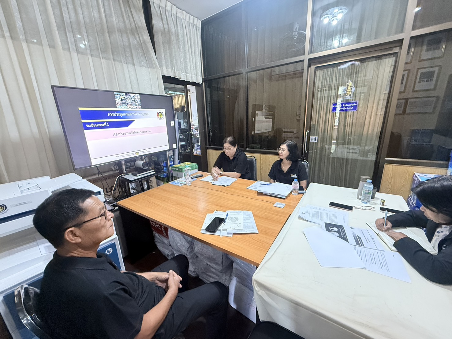 พช.ชลบุรี ร่วมประชุมกรมการพัฒนาชุมชน ครั้งที่ 10/2569 ขานรับนโยบายเร่งด่วน ขยาย OTOP สู่ตลาดออนไลน์ และติดตามภารกิจสำคัญ
